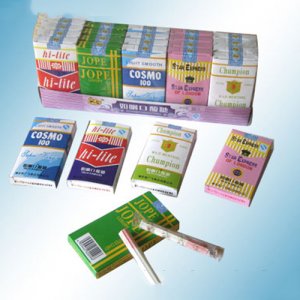 廣仔如咽口香糖