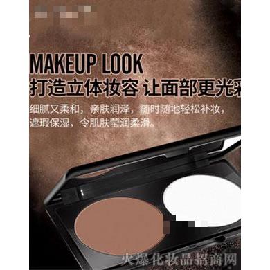 泊泉雅雙色修容粉餅